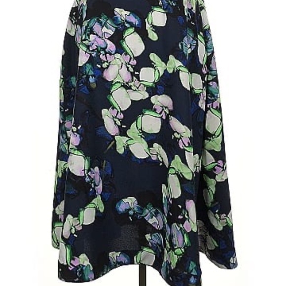 BR Floral Midi Skirt with Pockets - Picture 3 of 9
